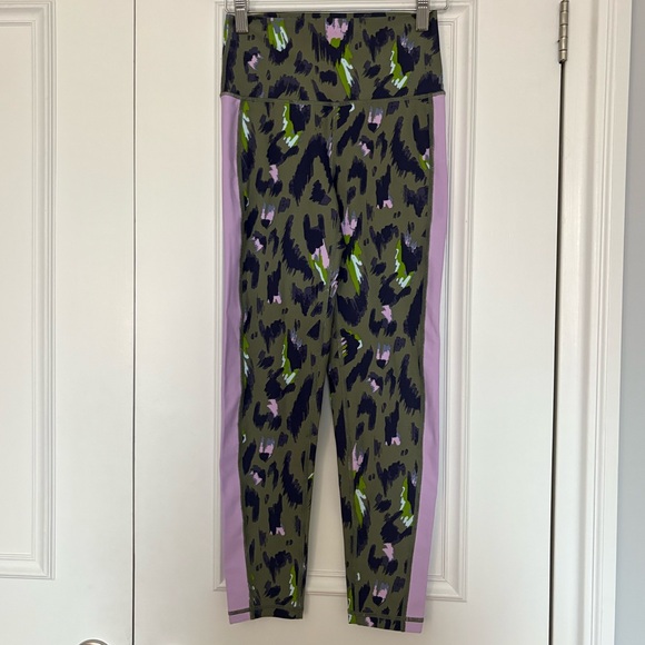 Aerie Leopard Lavander Leggings - Picture 7 of 8